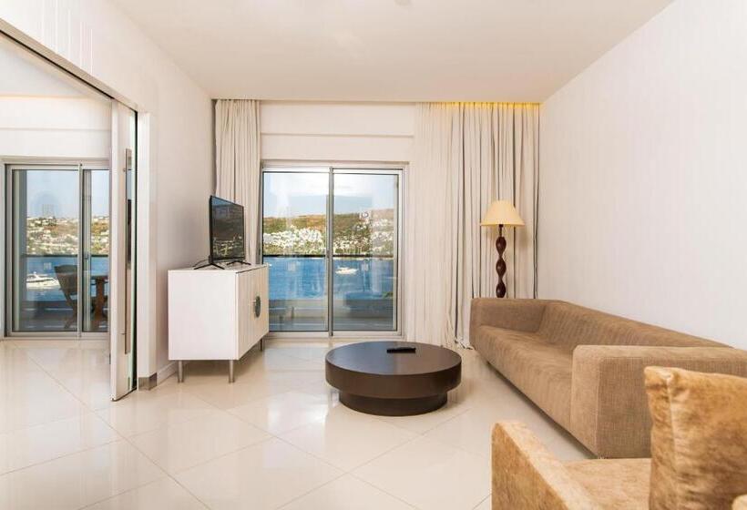 سوییت لوکس, Baia Bodrum