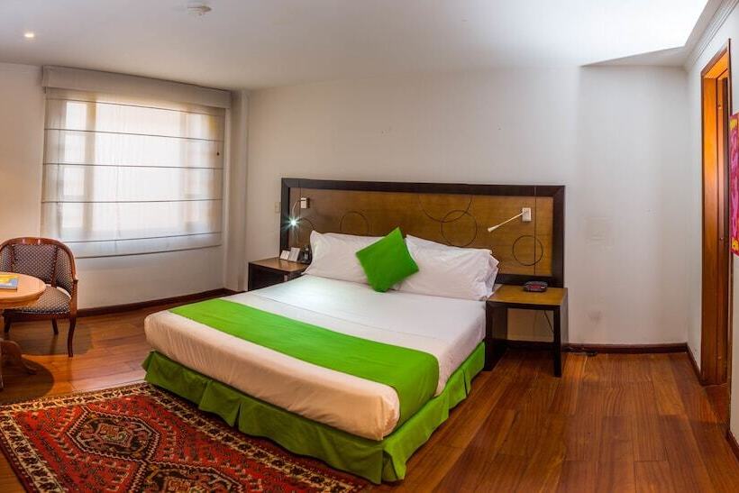 Номер Superior, Emaus Bogotá
