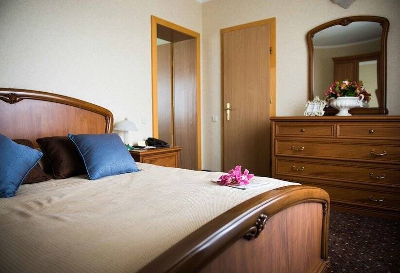 سوییت, Premier Hotel Dnister