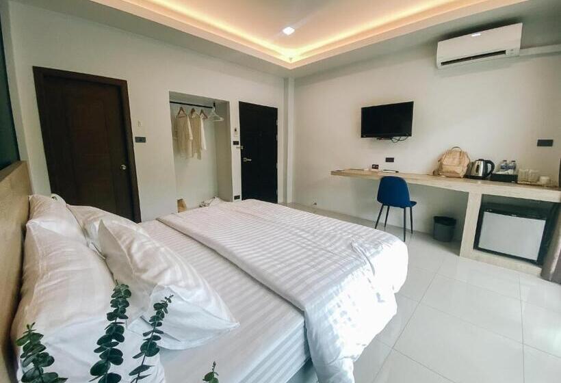 Номер Deluxe с Балконом, Tall Tree Kata Phuket