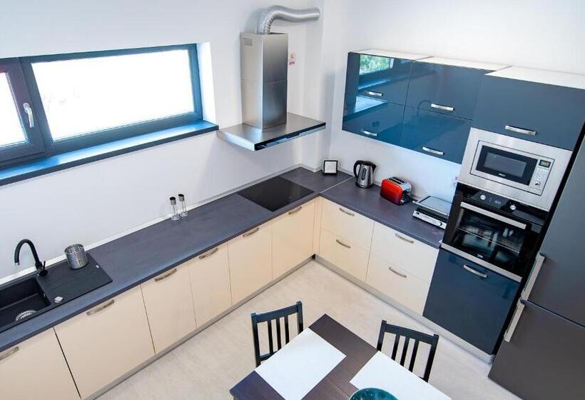 Апартаменты 1 Спальня с Балконом, Enjoy Life Apartments