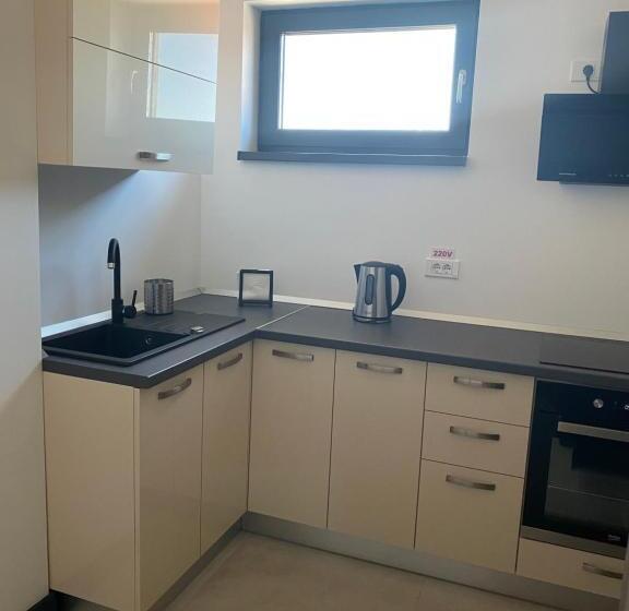 Апартаменты 2 Спальни, Enjoy Life Apartments