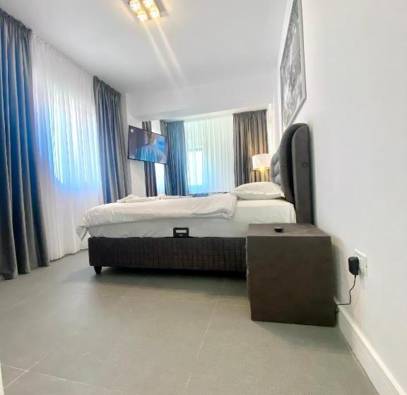 Трежместный Номер Economy, Enjoy Life Apartments