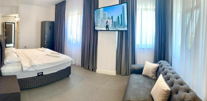 Трежместный Номер Economy, Enjoy Life Apartments