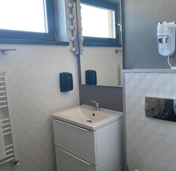 Апартаменты 1 Спальня с Балконом, Enjoy Life Apartments