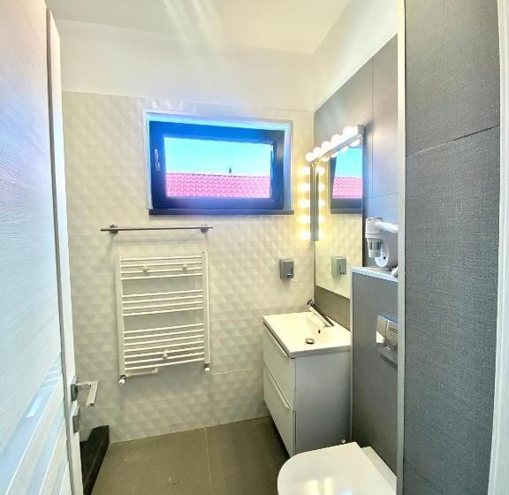 Трежместный Номер Economy, Enjoy Life Apartments