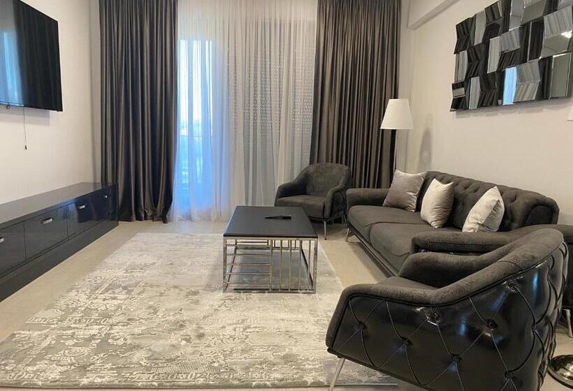 Апартаменты 1 Спальня с Балконом, Enjoy Life Apartments