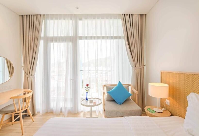 اتاق لوکس, Hải âu Biên Cương