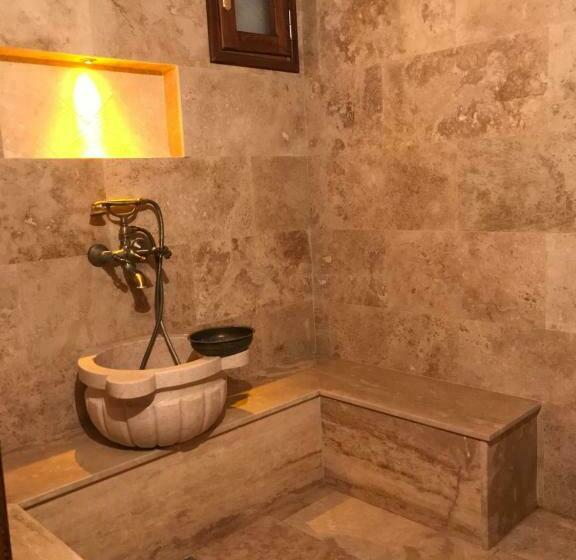 Quarto Estandar, Meglen Konak