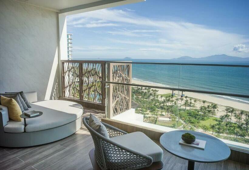 Deluxe Suite King Bed, Hoiana  And Suites