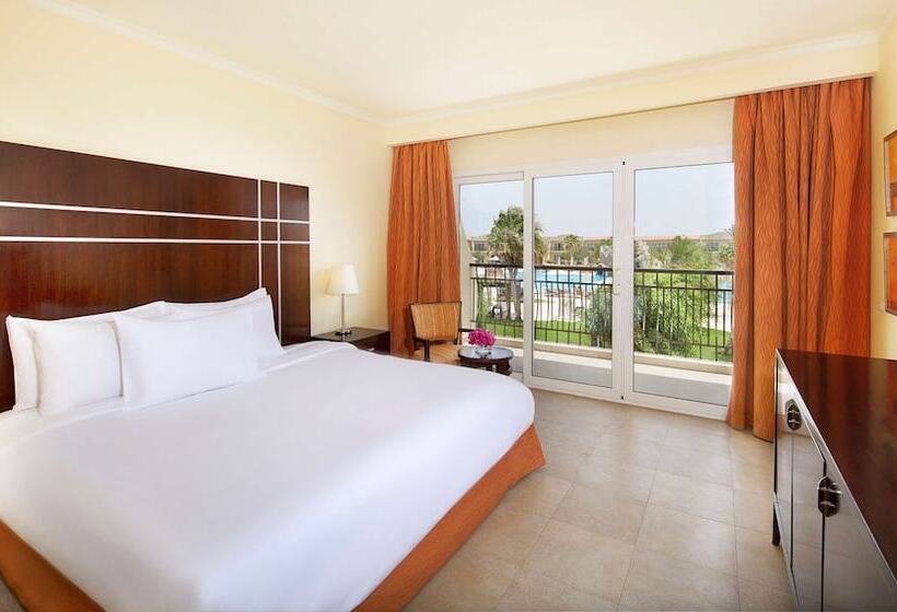 اتاق خانوادگی تودرتو, Doubletree By Hilton Sharm El Sheikh  Sharks Bay Resort