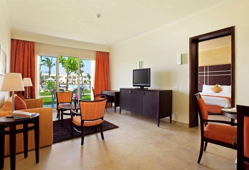 اتاق خانوادگی تودرتو, Doubletree By Hilton Sharm El Sheikh  Sharks Bay Resort