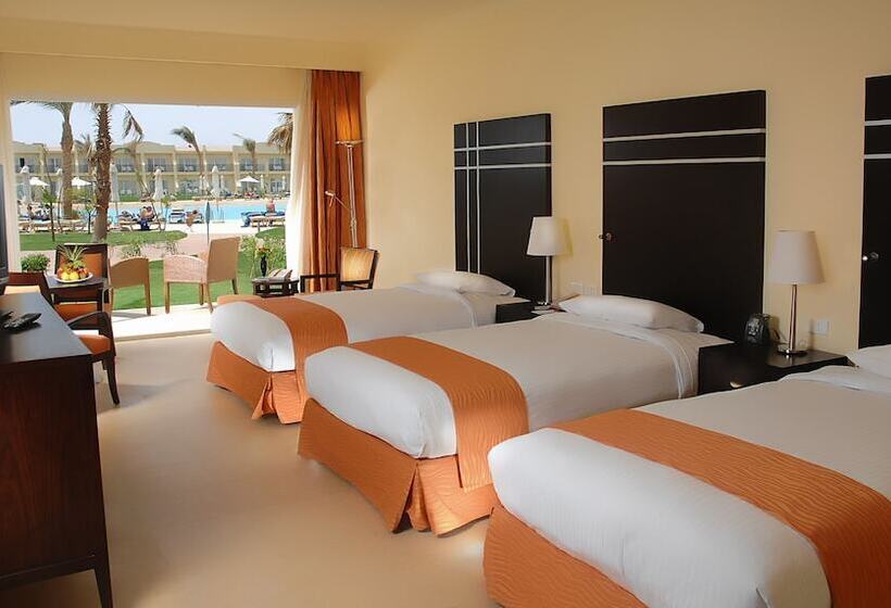 اتاق لوکس با چشم‌انداز استخر, Doubletree By Hilton Sharm El Sheikh  Sharks Bay Resort