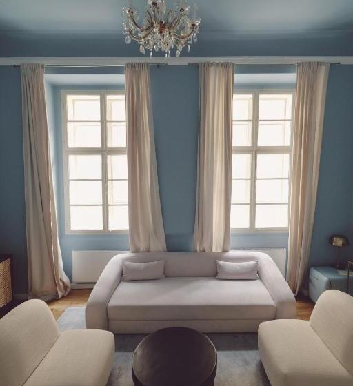 سوییت جونیور لوکس, Domus Balthasar Boutique