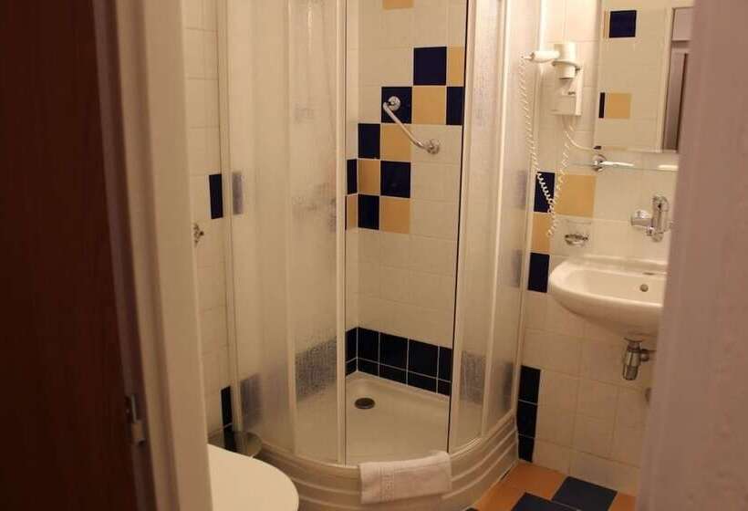 اتاق استاندارد چهار تخته, Gallery Hotel Sis