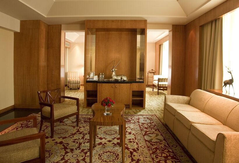 디럭스 스위트, The Grand New Delhi