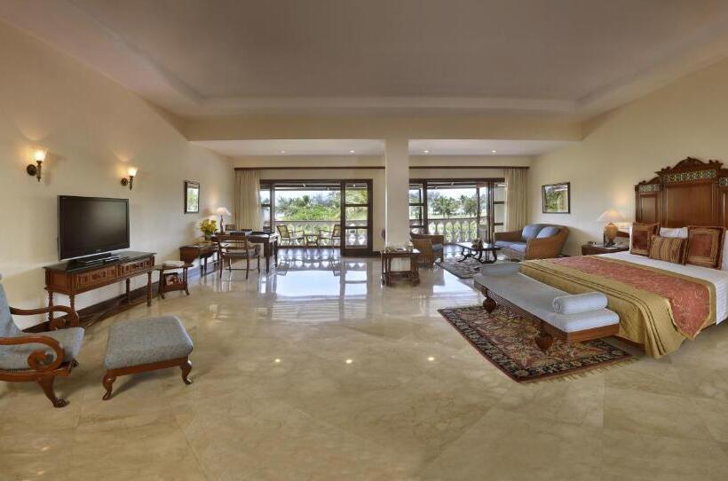Вилла 3 Спальни, The Lalit Golf & Spa Resort Goa