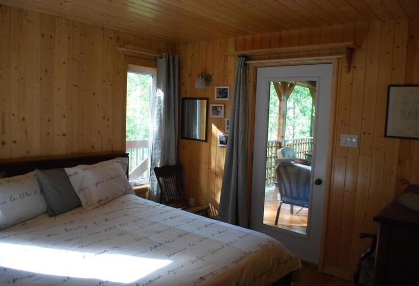스탠다드 룸 킹사이즈 침대, Auberge De La Rivière Matapédia   Matapédia River Lodge