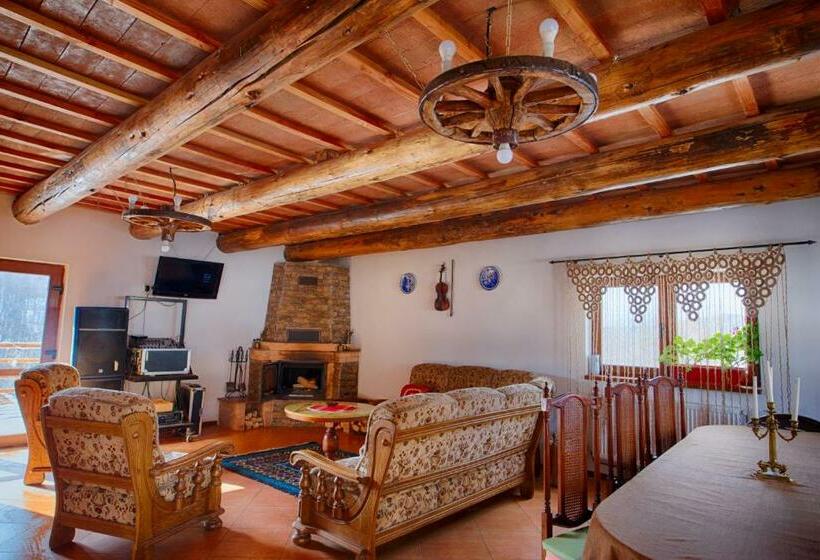 Дом 1 Спальня, Casa Din Piatra