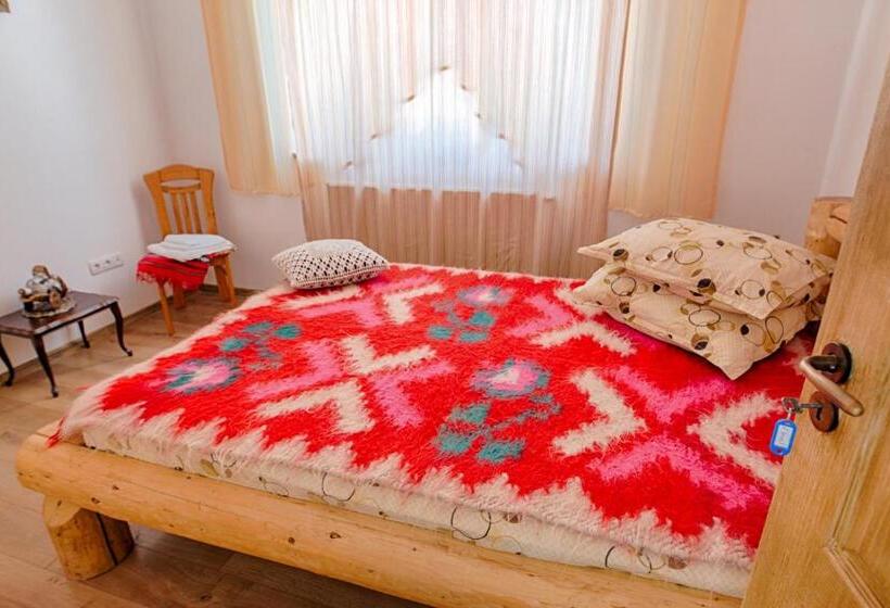 Номер Стандарт, Casa Din Piatra