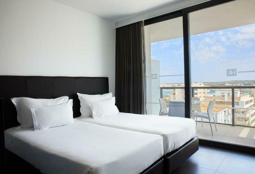 سوییت خانوادگی, Rr Hotel Da Rocha