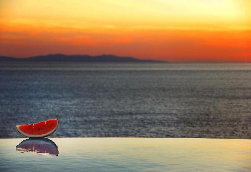 جناح جونيور مزوَّد بحمام سباحة, Cavo Tagoo Mykonos