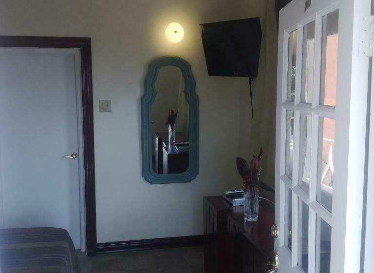 سوئیت با تخت بزرگ, Boutique B&b At Stone Village