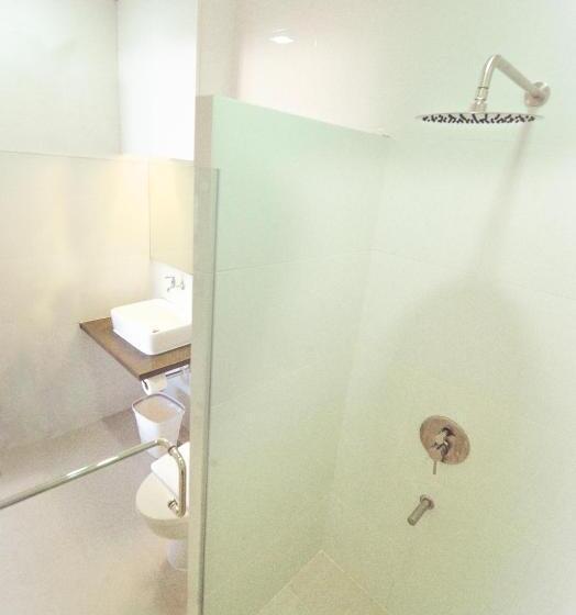 패밀리 룸, Felix Residences