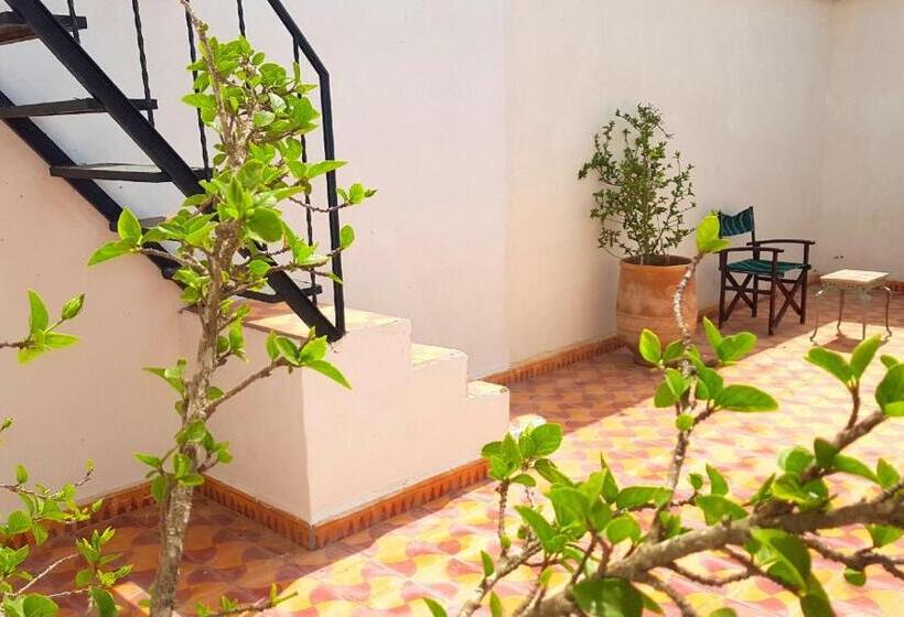 استودیوی استاندارد با چشم‌انداز دریا, Maison De La Lagune