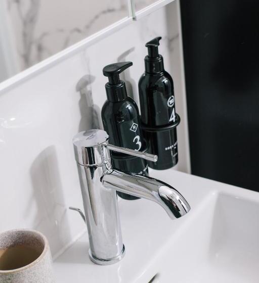 استودیوی استاندارد, Tg Hotel Apartments Budapest