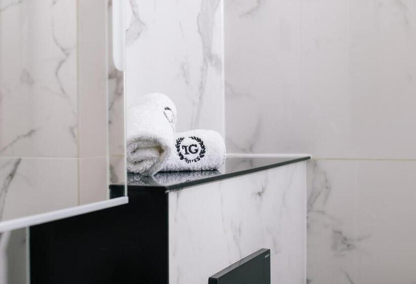استودیوی استاندارد, Tg Hotel Apartments Budapest