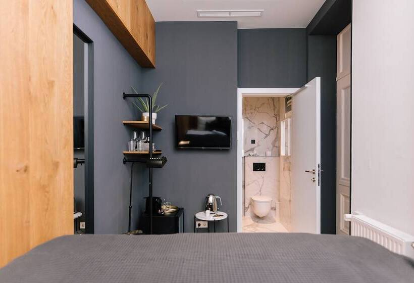 استودیوی استاندارد, Tg Hotel Apartments Budapest