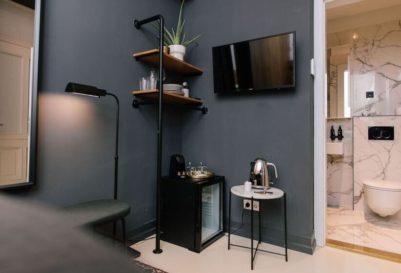 استودیوی استاندارد, Tg Hotel Apartments Budapest