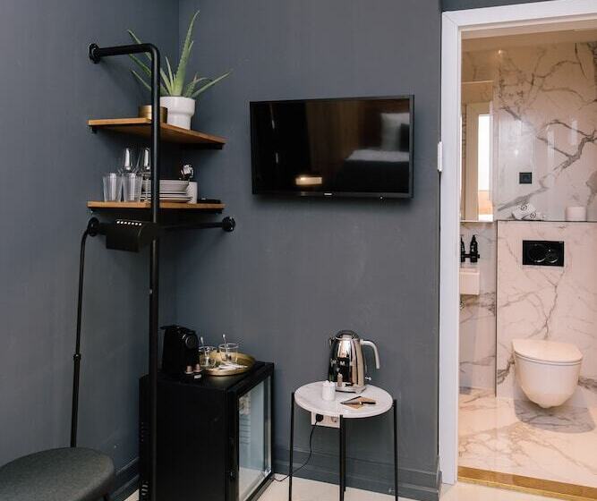 استودیوی استاندارد, Tg Hotel Apartments Budapest
