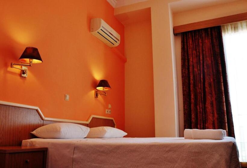 اتاق استاندارد سه نفره, Iniohos Hotel Restaurant