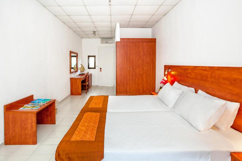 Номер Стандарт Вид на Сад, Xenios Dolphin Beach