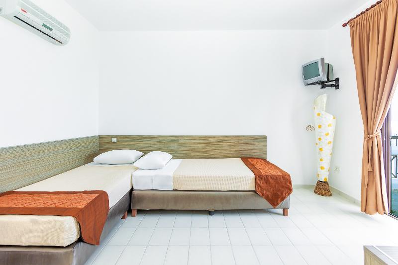 Семейный Номер Вид на Море, Xenios Dolphin Beach