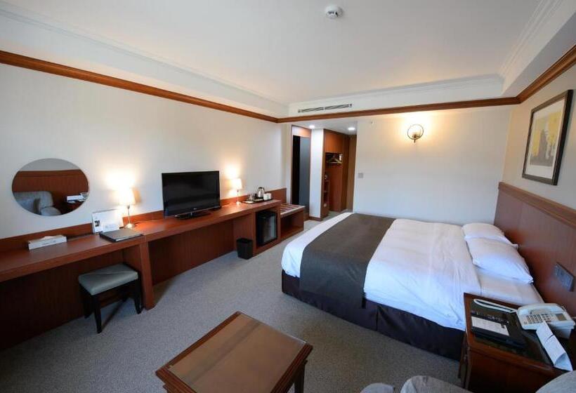 Superior room with lake view, Commodore Hotel Gyeongju