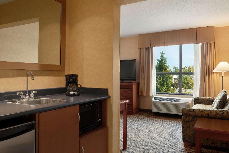 キングサイズベッドのデラックスルーム, Hampton Inn & Suites By Hilton Langley Surrey