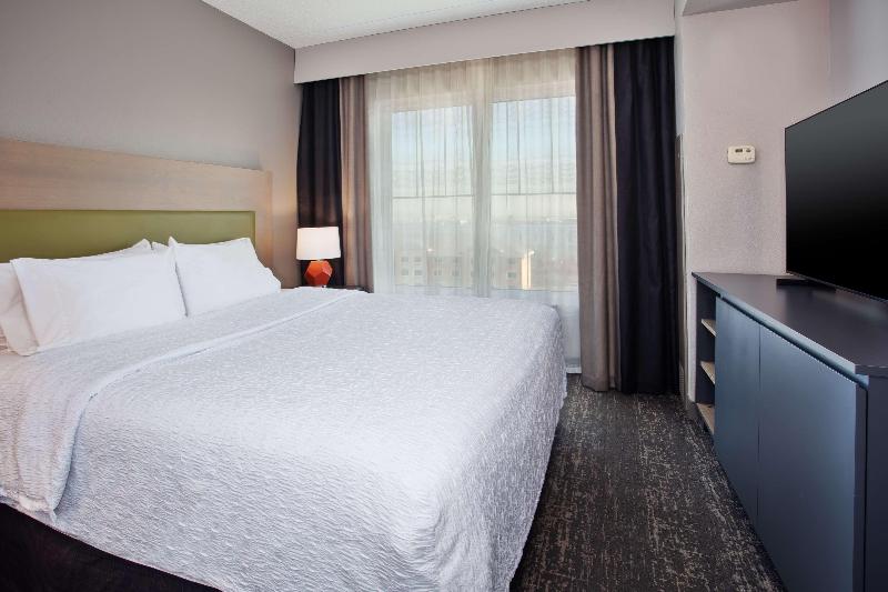 스위트 킹사이즈 침대, Hampton Inn & Suites Newark Airport Elizabeth