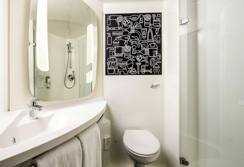 Номер Стандарт, Ibis London Excel Docklands