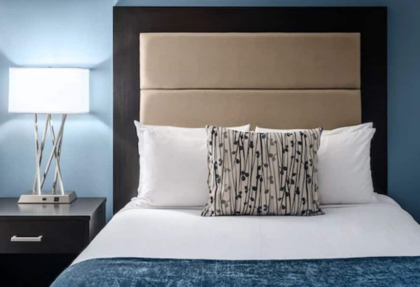 スイート, Ottawa Embassy Hotel & Suites