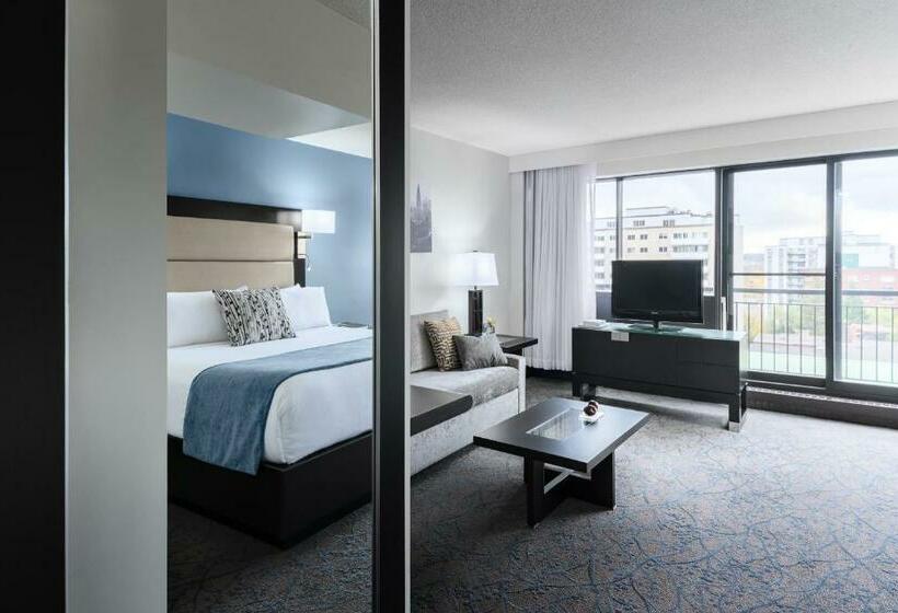 キングサイズベッドのスイートルーム, Ottawa Embassy Hotel & Suites