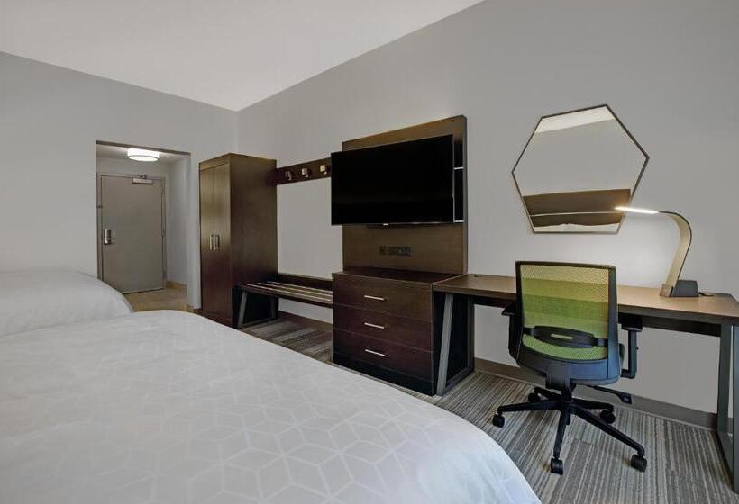 适合残疾人士使用的套间, Holiday Inn Express   Milwaukee Downtown, An Ihg