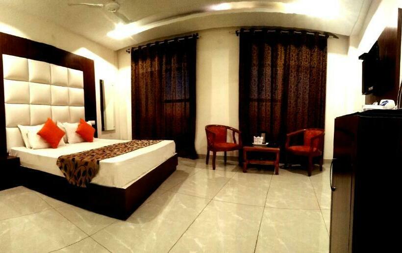 수피리어 룸, Vatika   The Riverside Resort