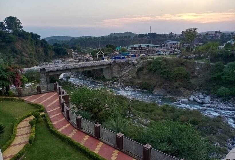 디럭스 룸, Vatika   The Riverside Resort