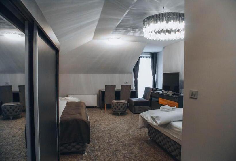 اتاق لوکس سه تخته, S Club Resort Hotel Aqua Park And Spa