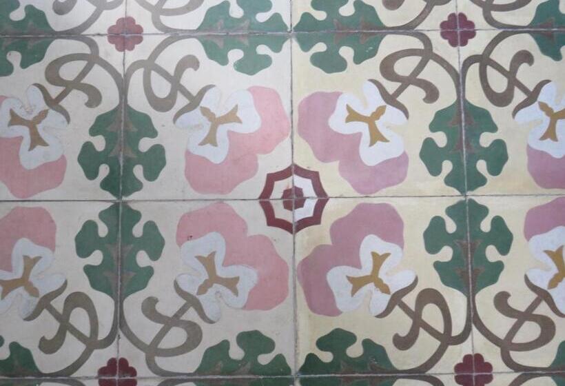 اتاق لوکس, Borgo Santuri