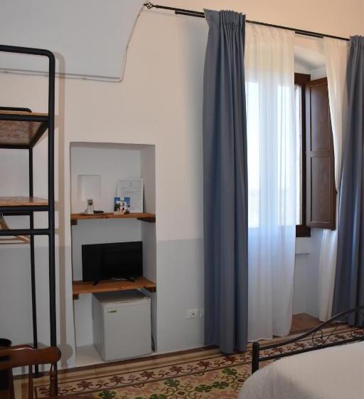 اتاق لوکس, Borgo Santuri