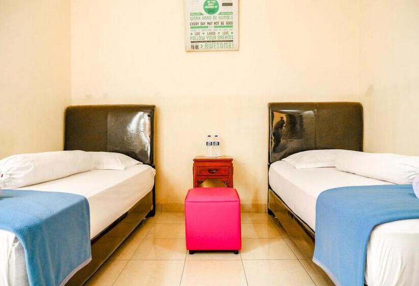 Номер Deluxe, Pondok Malabar Mitra Reddoorz